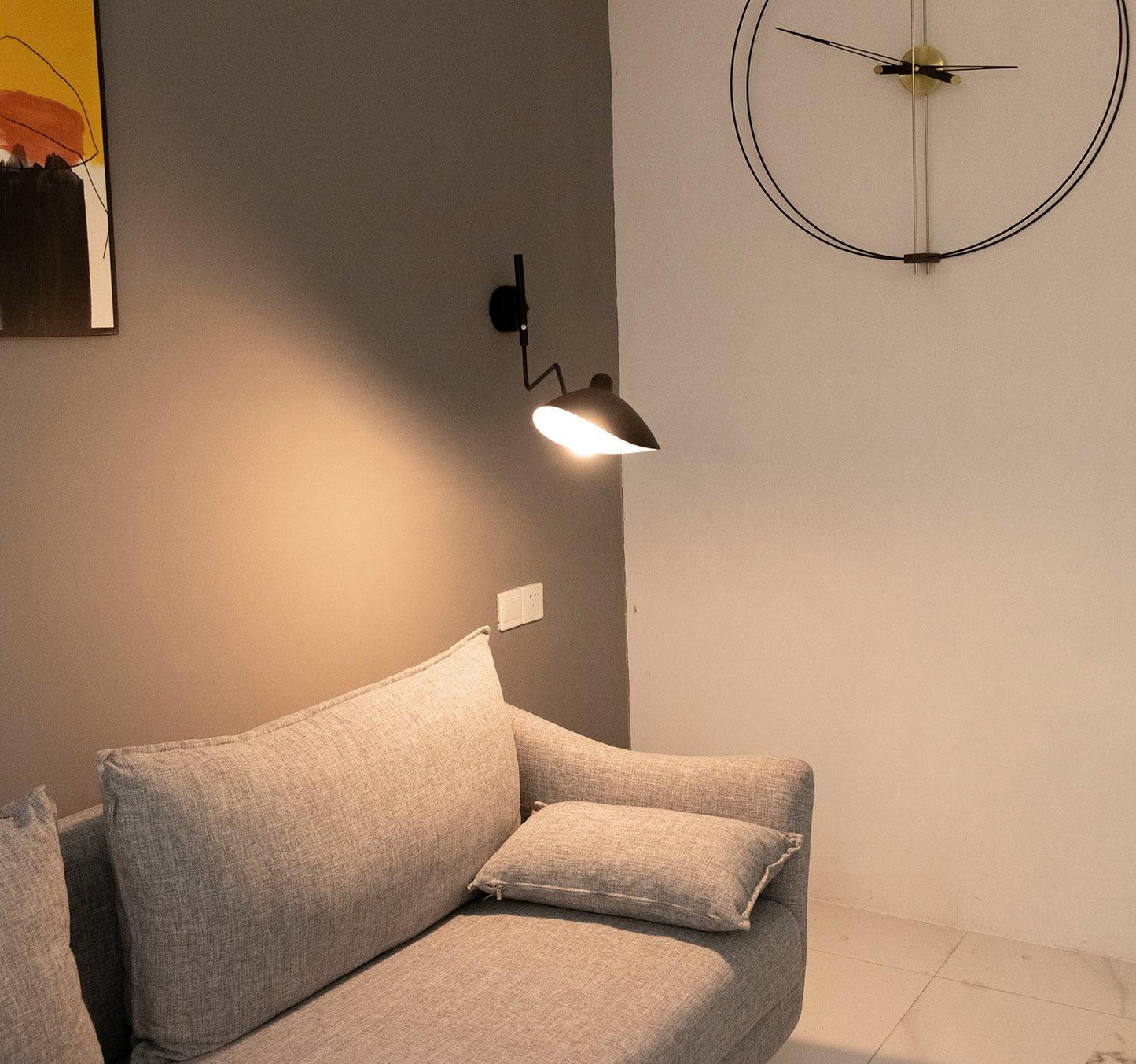 Minimalistische Verstellbare Wandleuchte mit Schwenkarm