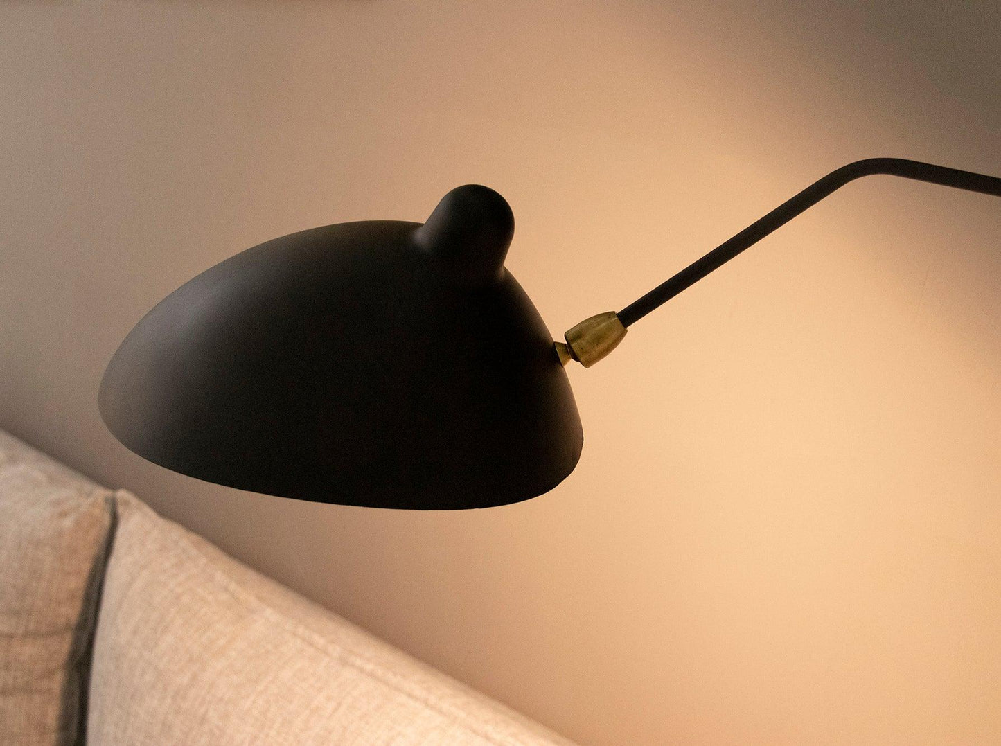 Minimalistische Verstellbare Wandleuchte mit Schwenkarm