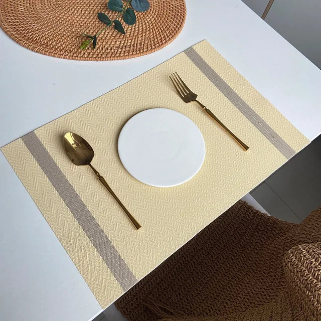 Schickes und funktionales Platzdeckchen-Set