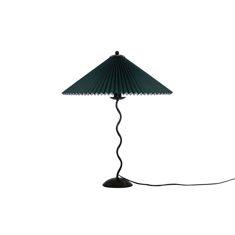 Tischlampe mit Plissiertem Stoffschirm