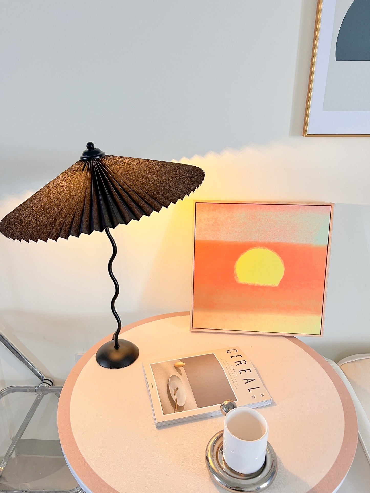 Tischlampe mit Plissiertem Stoffschirm