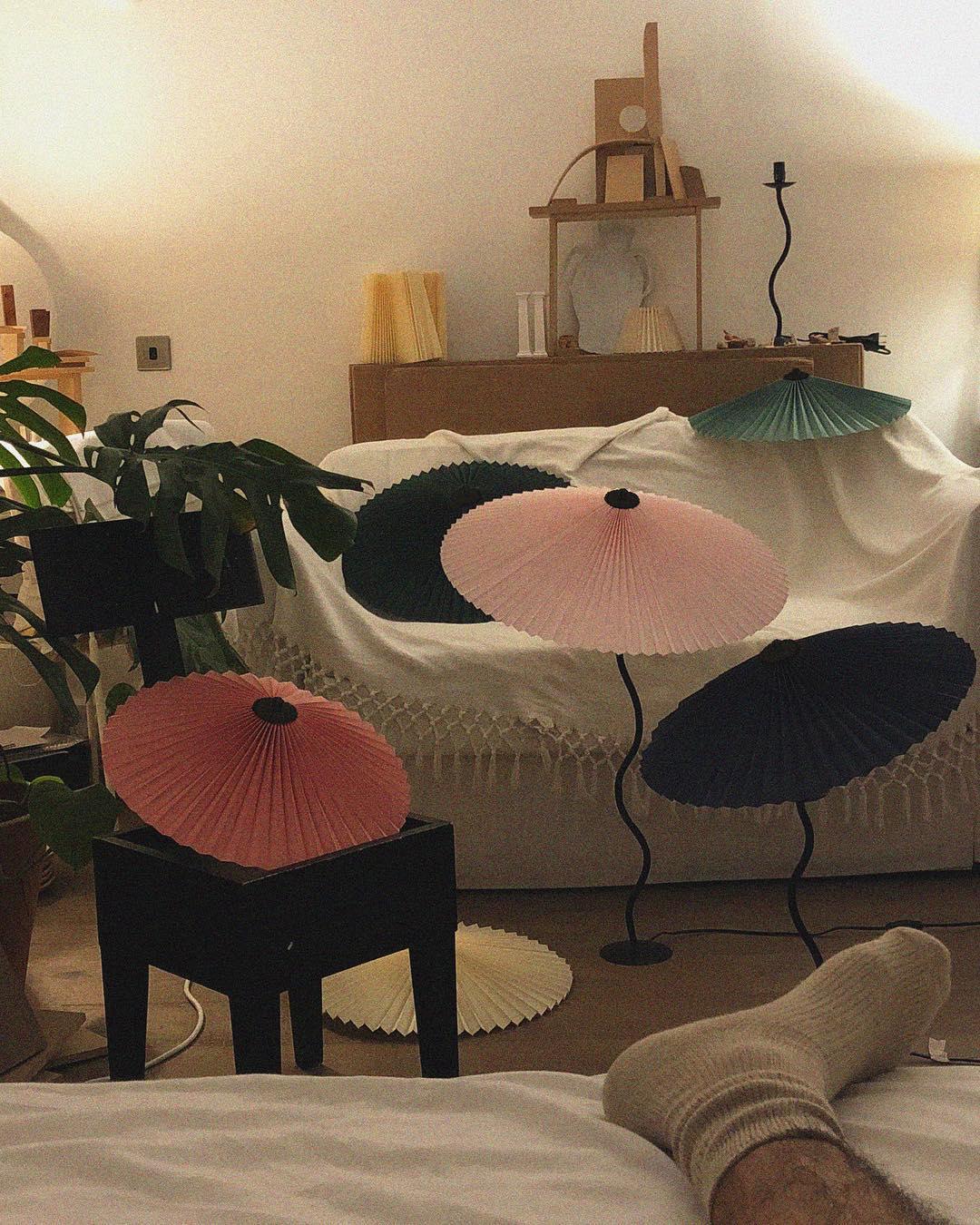 Tischlampe mit Plissiertem Stoffschirm