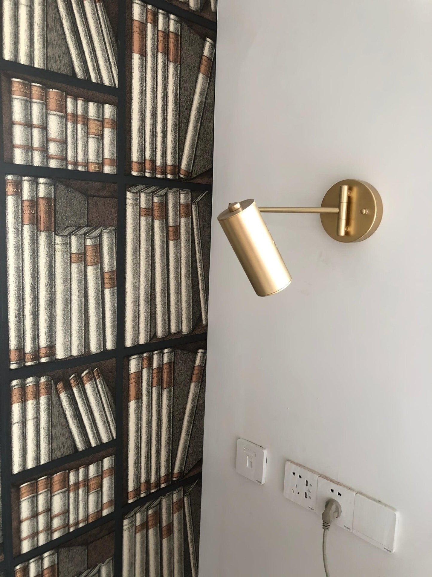 Flexible Schwenkarm-Wandleuchte