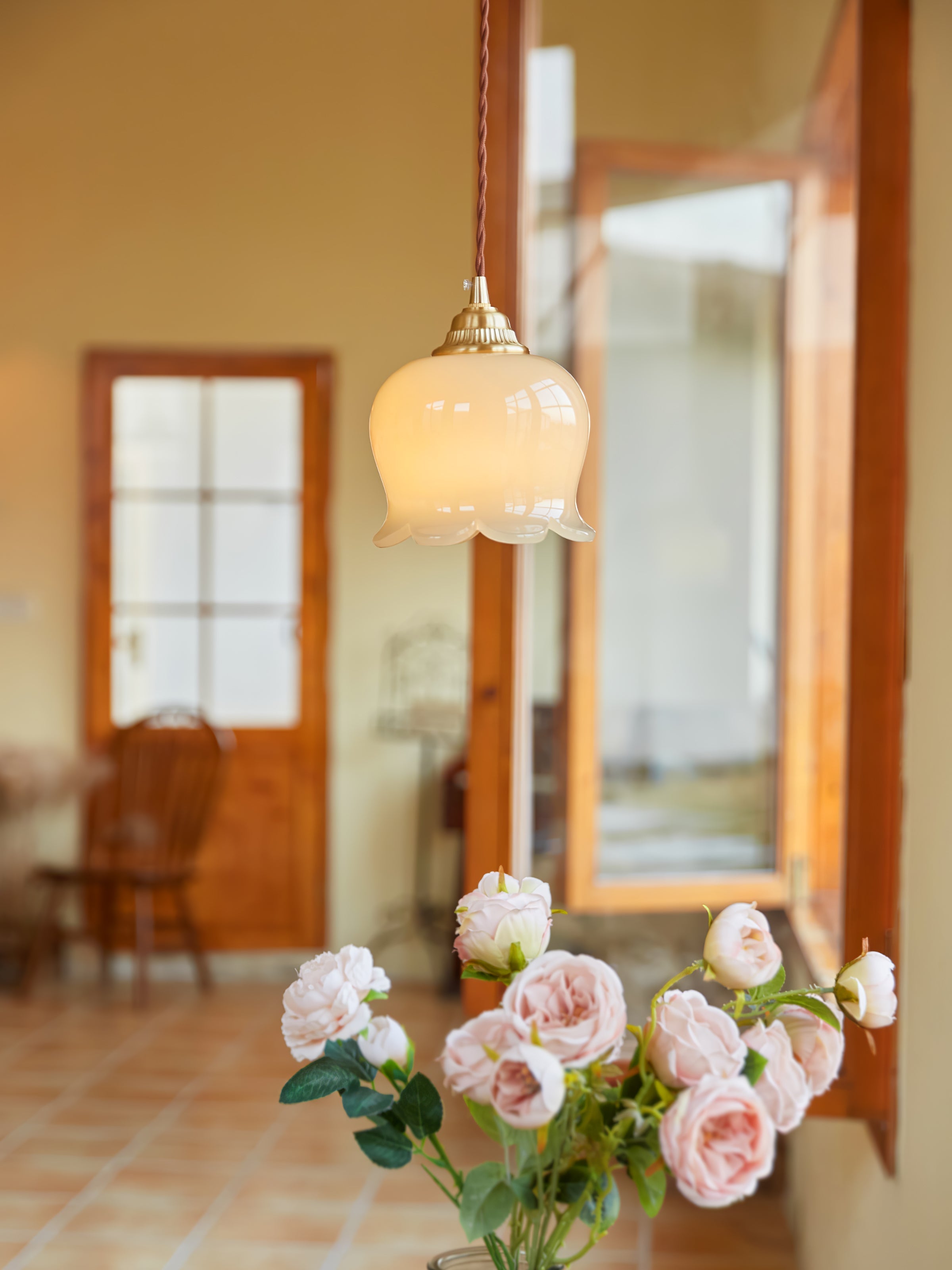 Blumenförmige Pendellampe – Sanftes Licht