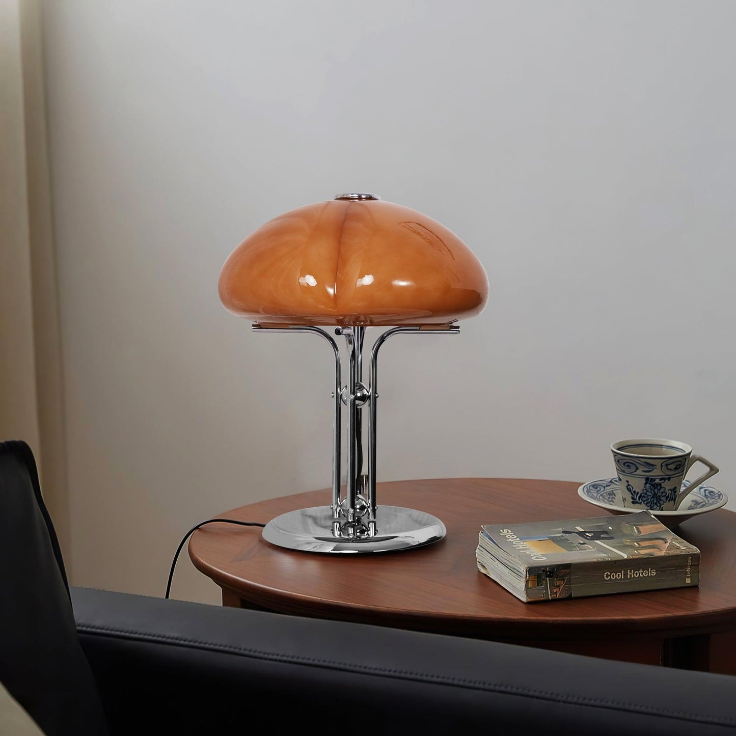 Moderne Bauhaus Tischlampe in Pilzform