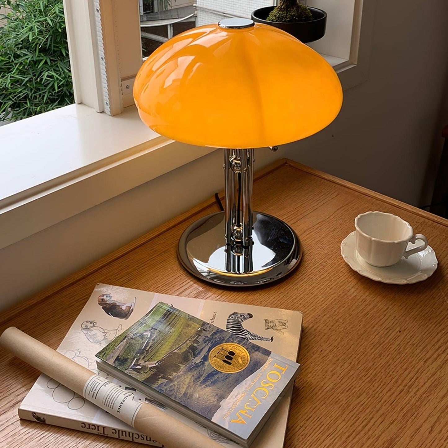 Moderne Bauhaus Tischlampe in Pilzform