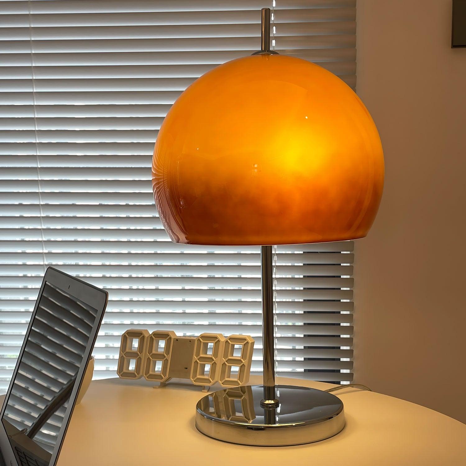 Moderne Bauhaus Tischlampe in Pilzform