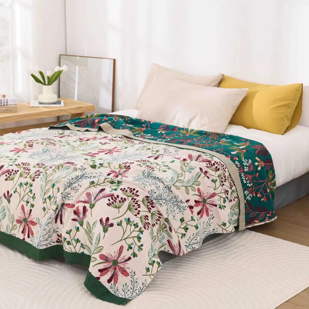 Gemütliche Baumwoll-Decke mit Wildblumenmuster