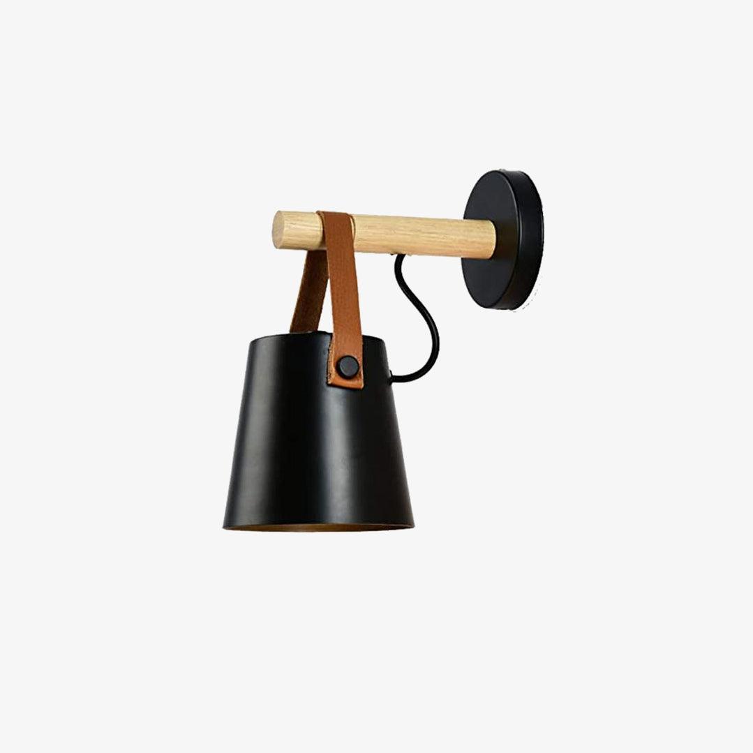 Minimalistische Holz-Wandleuchte kegelförmig