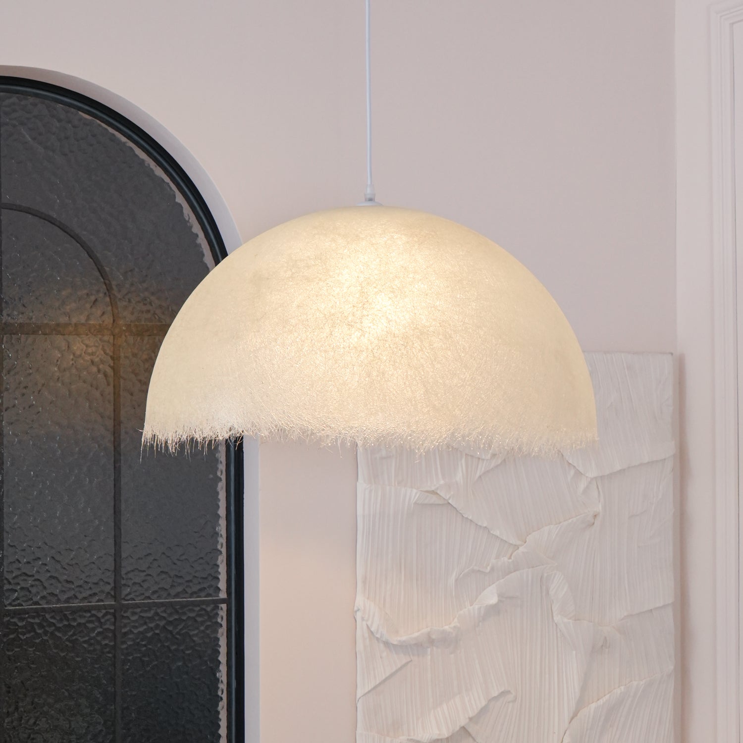Federleichte Pendelleuchte – Weiße Kuppelform Deckenlampe