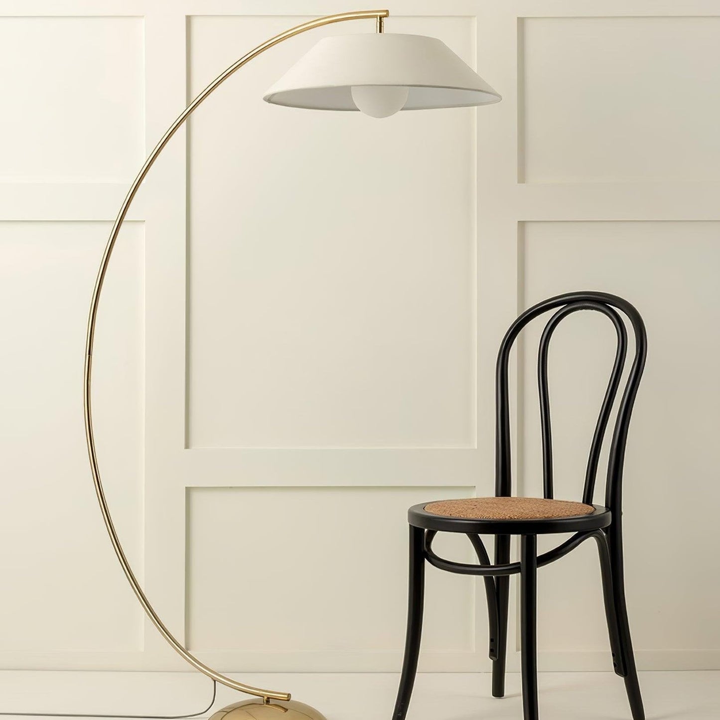 Moderne LED Stehlampe für Stilvolle Wohnräume