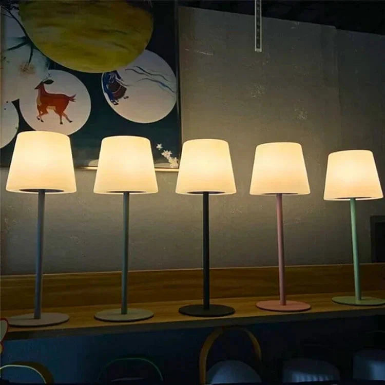 Schlanke Kabellose LED-Tischlampe
