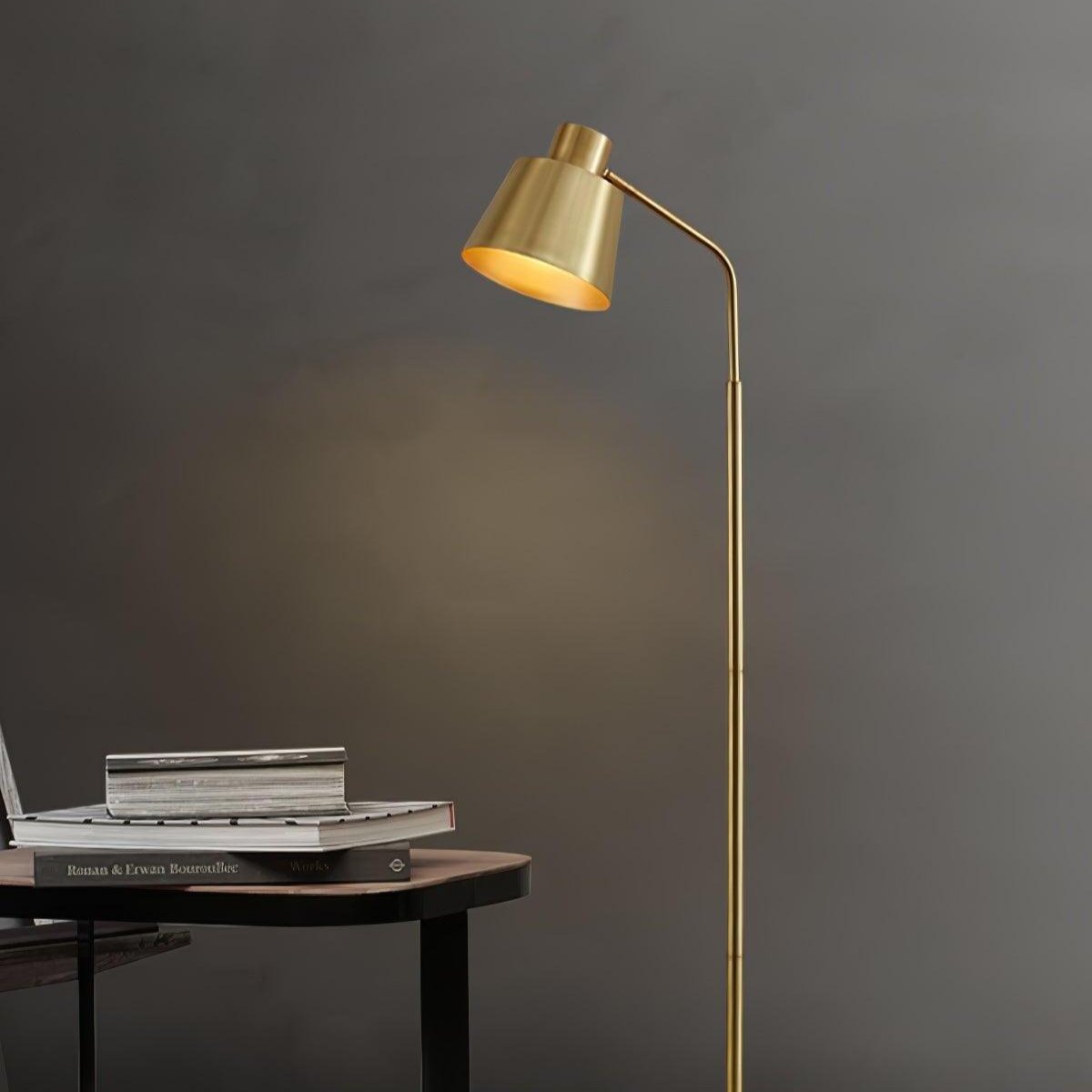 Zeitlose Standlampe im Skandinavischen Stil