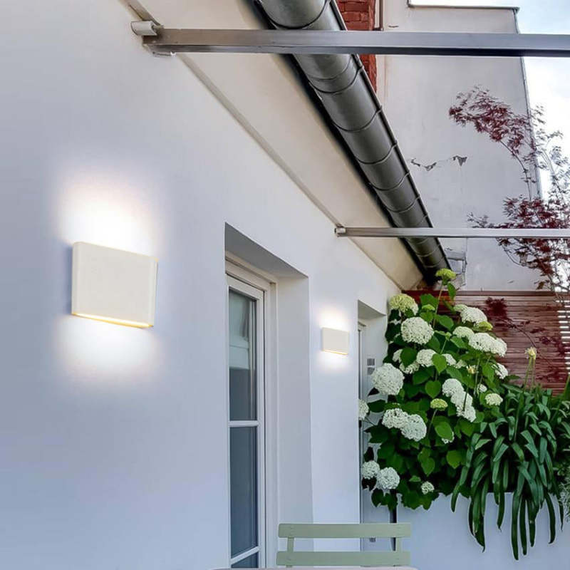 Außenbeleuchtung mit LED-Wandlampe – Aufwärts- und Abwärtslicht