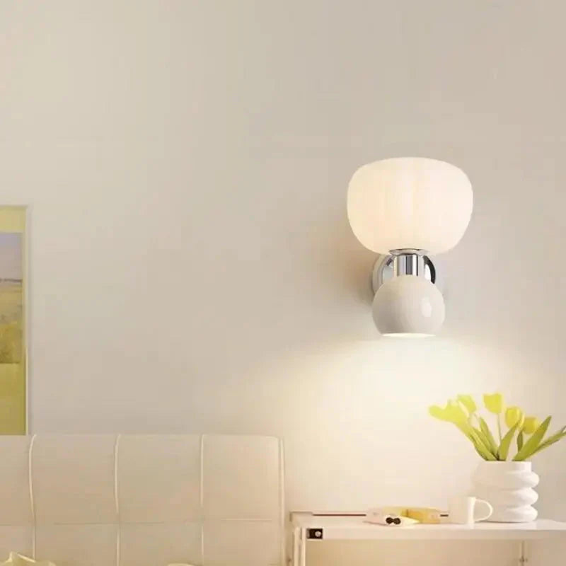 Bauhaus Wandlampe – Cremefarbene LED-Leuchte