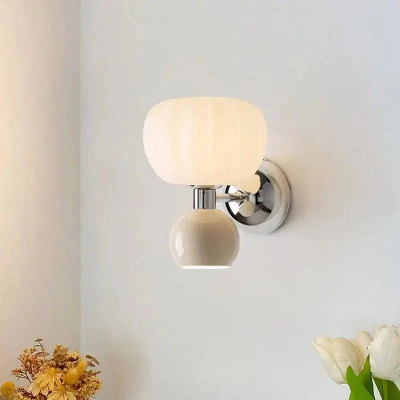 Bauhaus Wandlampe – Cremefarbene LED-Leuchte