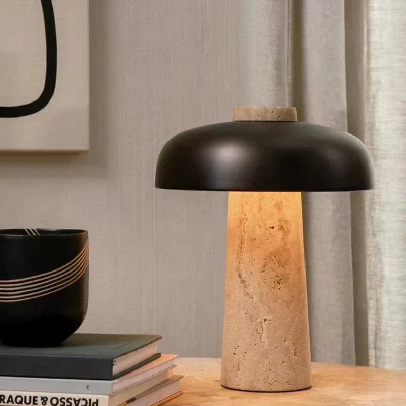 Rustikale Tischlampe aus Travertin
