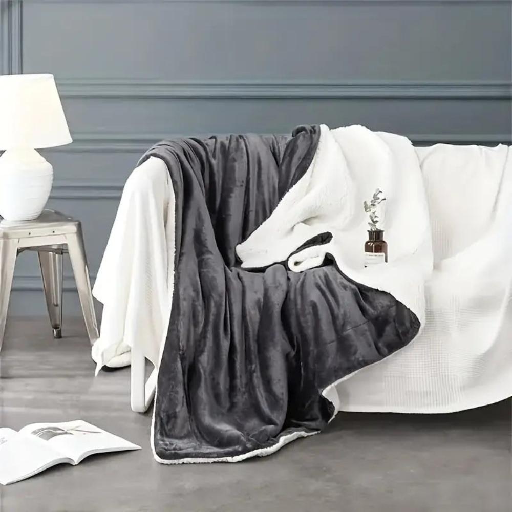 Kuscheldecke zum Wenden – Wolkenweich & Elegant