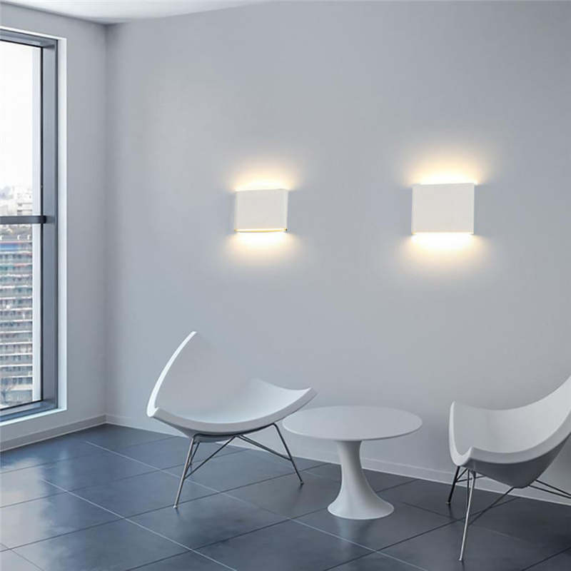 Außenbeleuchtung mit LED-Wandlampe – Aufwärts- und Abwärtslicht