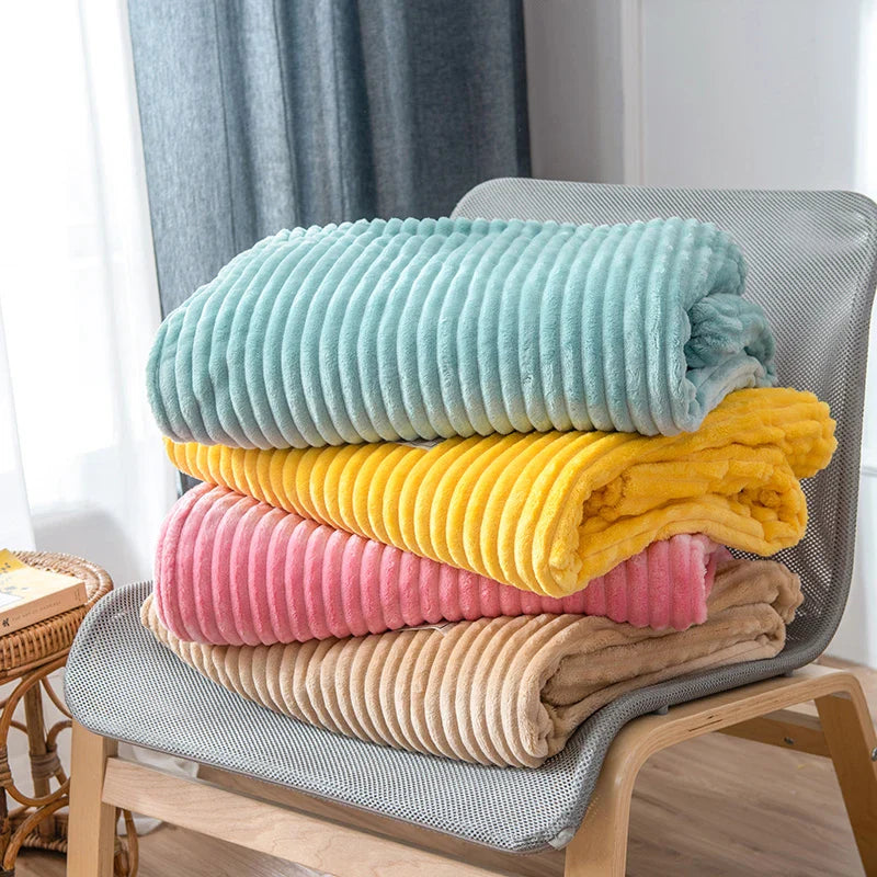 Stylische Flanell-Kuscheldecke | Gestreift