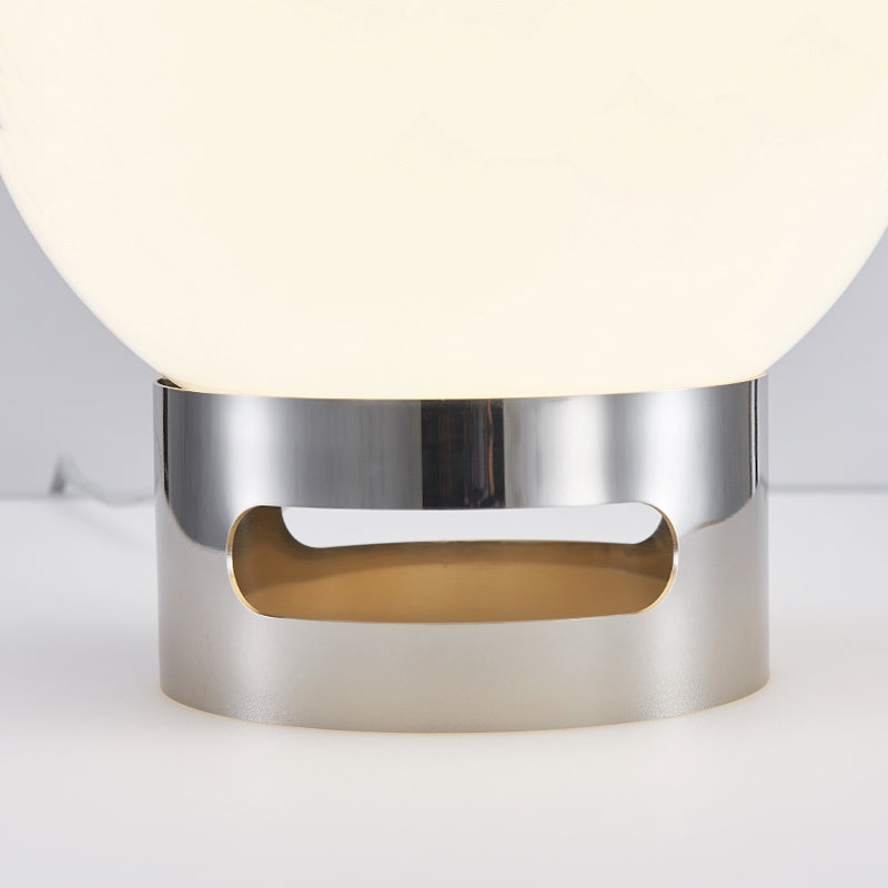 Opalglas Tischlampe Bauhaus-Stil – Französische Eleganz