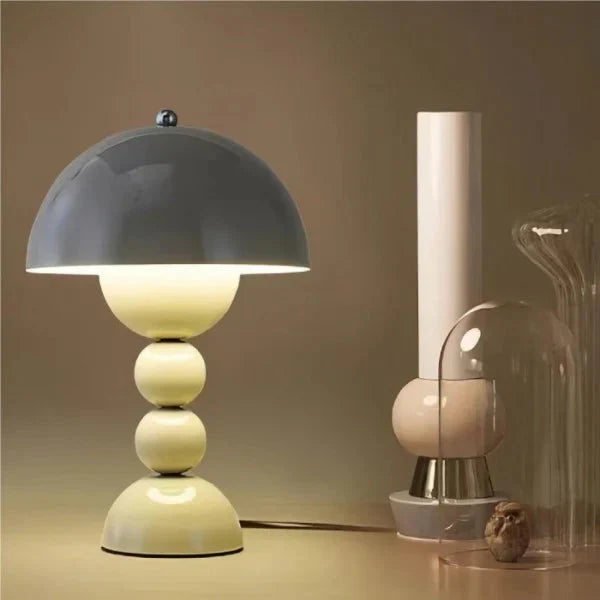Helle Nordische Blütenknospenlampe