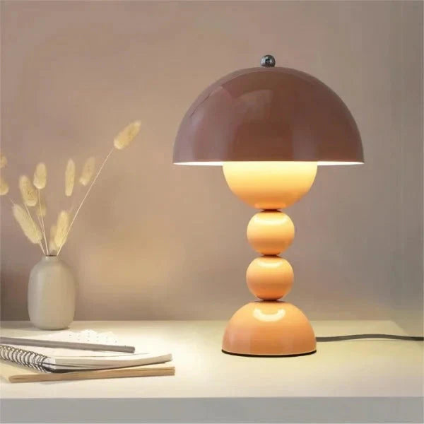 Helle Nordische Blütenknospenlampe