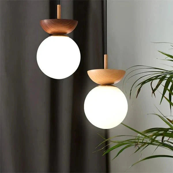 Halbrunde Holz-Hängelampe im Skandinavischen Design