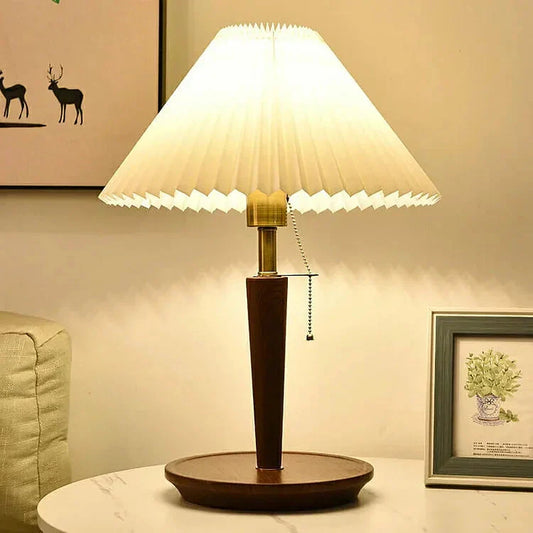 Plissierte Holz-Tischlampe im Vintage-Stil