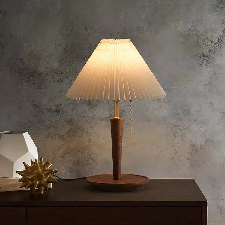 Plissierte Holz-Tischlampe im Vintage-Stil