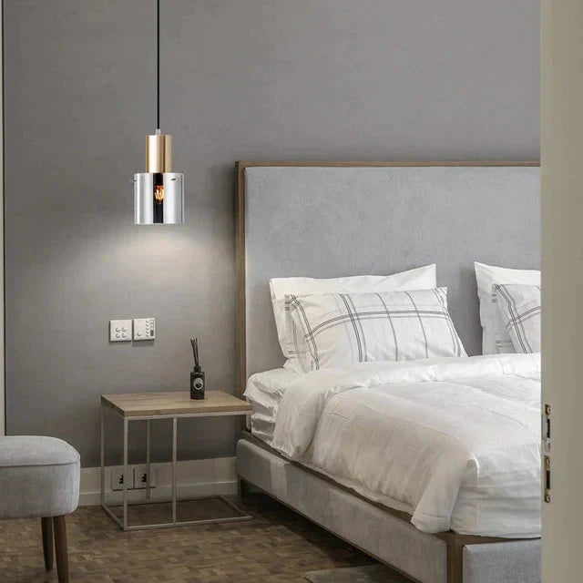 Stylische Pendelleuchte Mit Rauchfarbenem Glasschirm – E14-Fassung