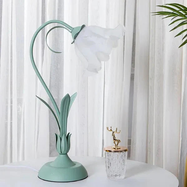 Romantische Vintage-Blumen-Tischlampe – Nostalgische Beleuchtung für gemütliche Räume