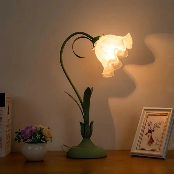 Romantische Vintage-Blumen-Tischlampe – Nostalgische Beleuchtung für gemütliche Räume