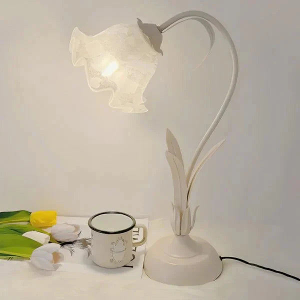 Romantische Vintage-Blumen-Tischlampe – Nostalgische Beleuchtung für gemütliche Räume
