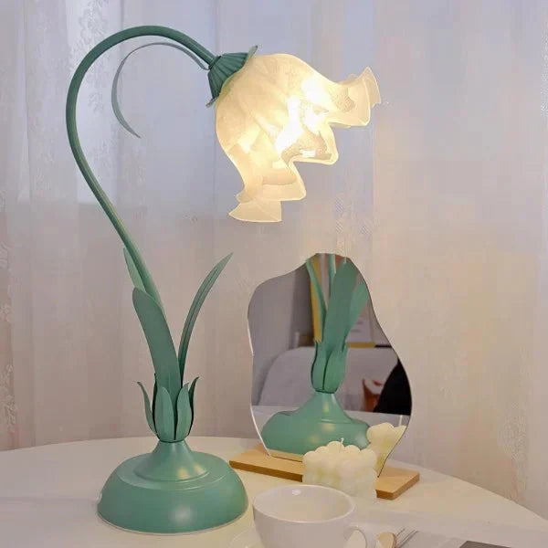 Romantische Vintage-Blumen-Tischlampe – Nostalgische Beleuchtung für gemütliche Räume