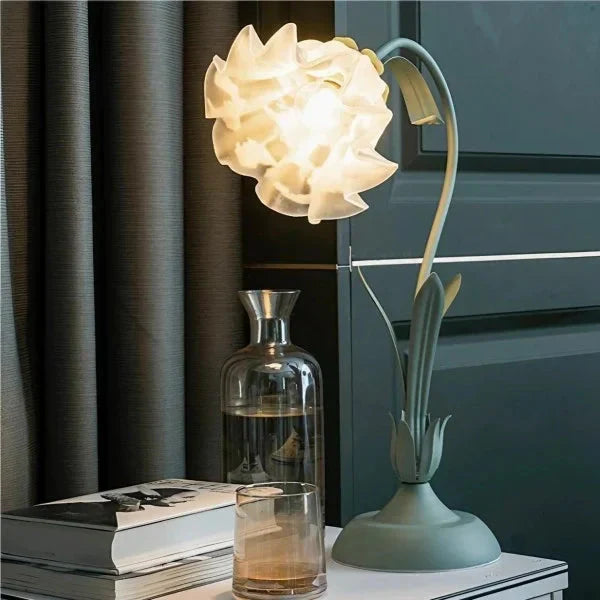 Romantische Vintage-Blumen-Tischlampe – Nostalgische Beleuchtung für gemütliche Räume